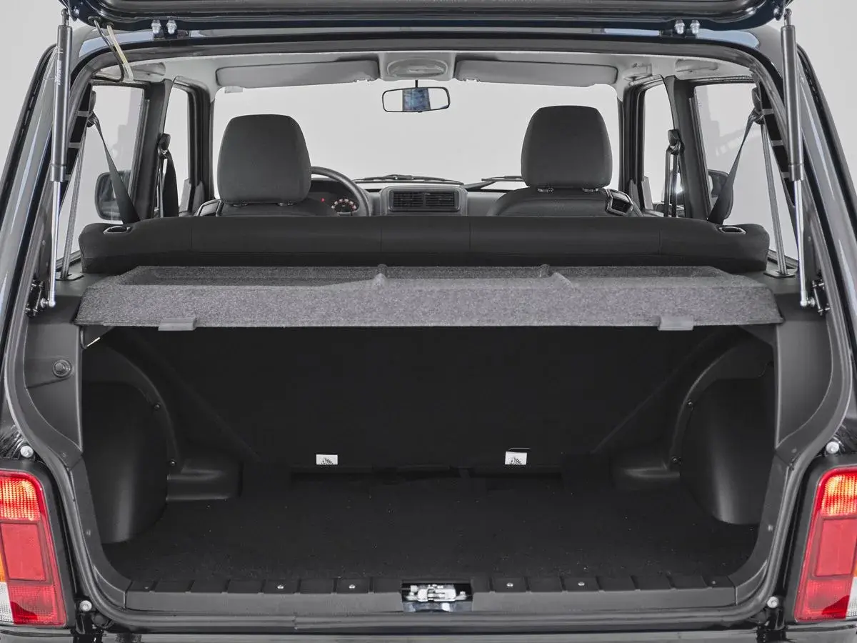 Lada Niva Travel