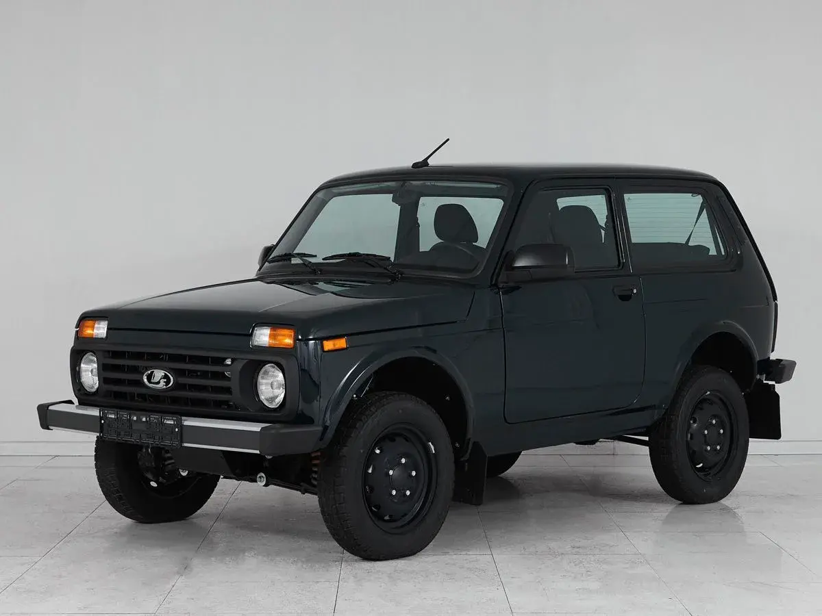 Lada Niva Travel