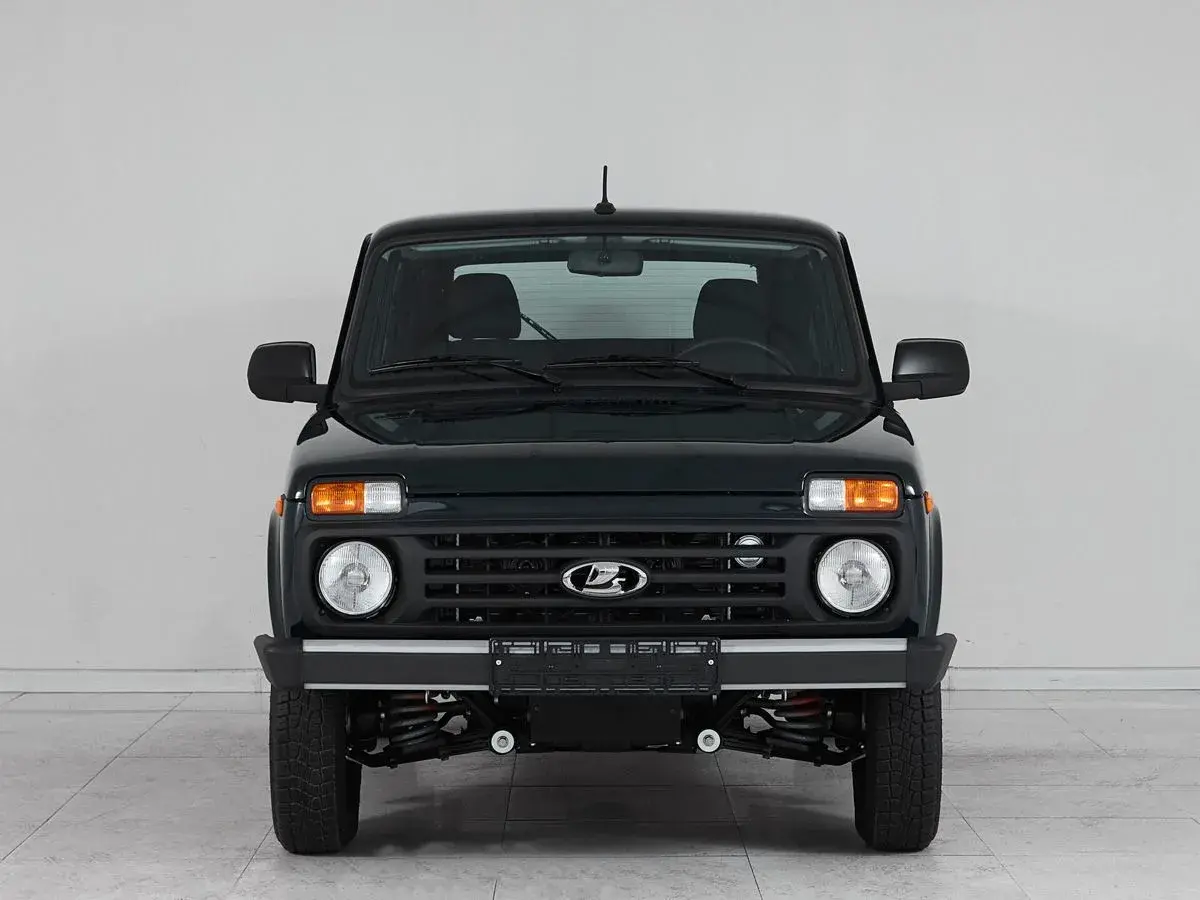 Lada Niva Travel