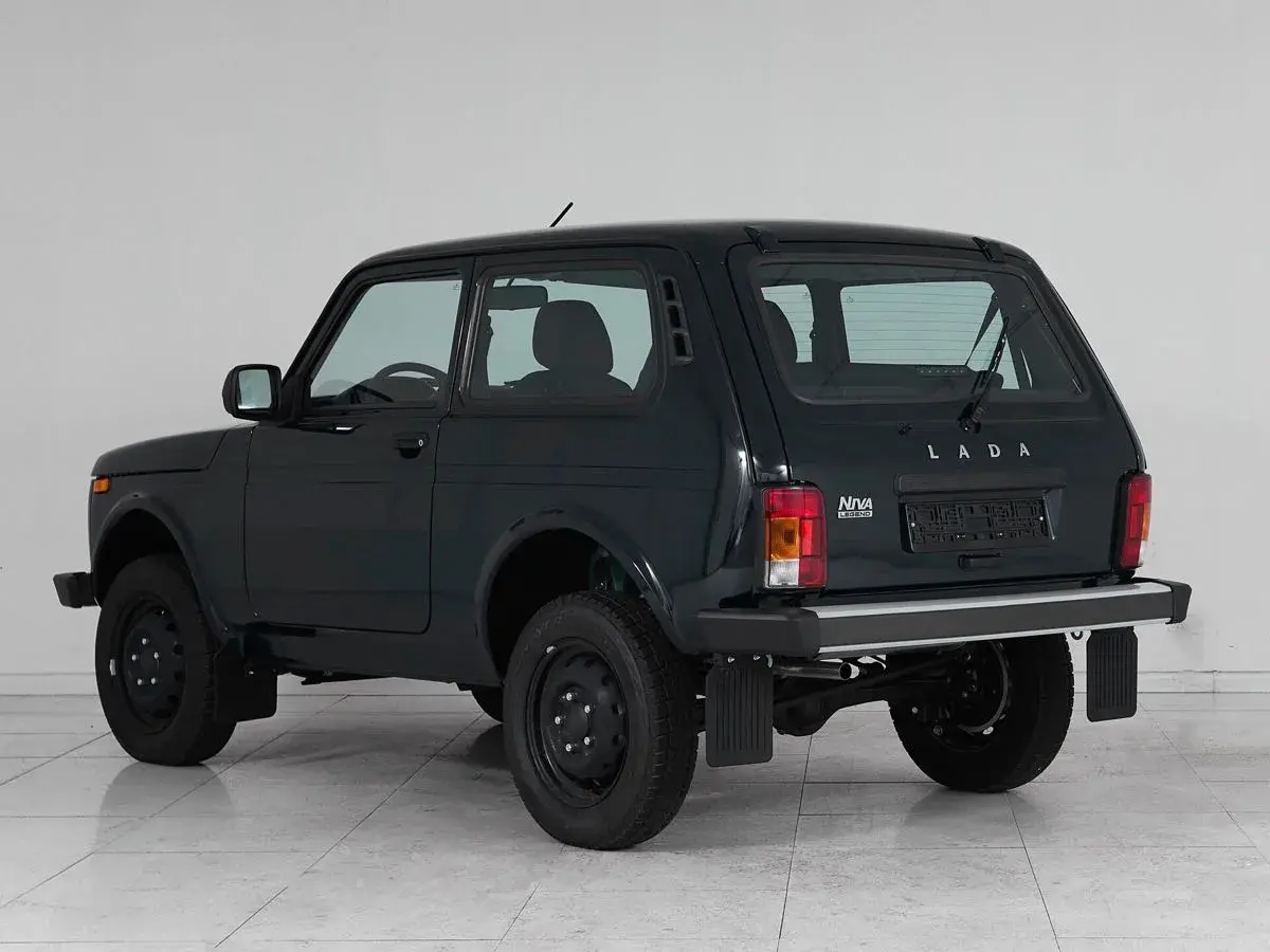 Lada Niva Travel