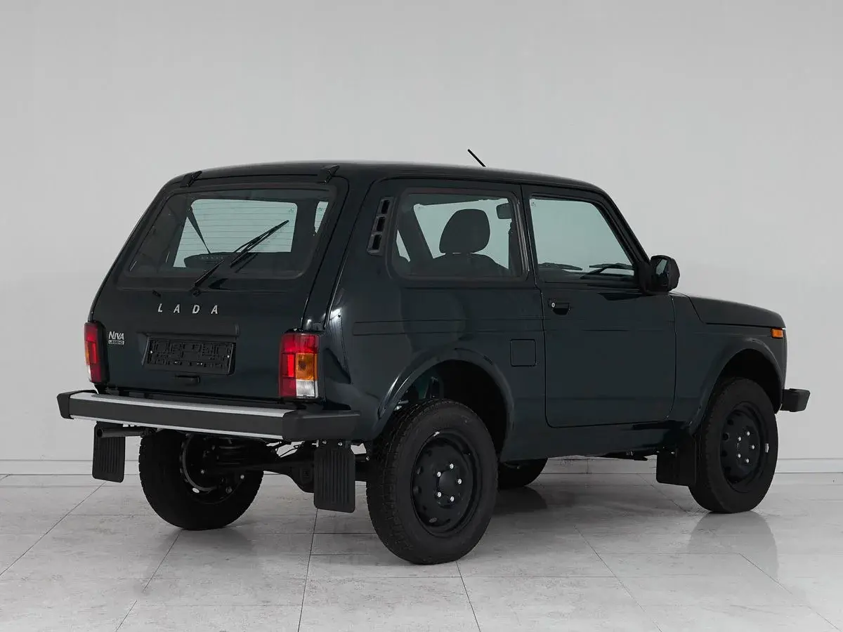 Lada Niva Travel