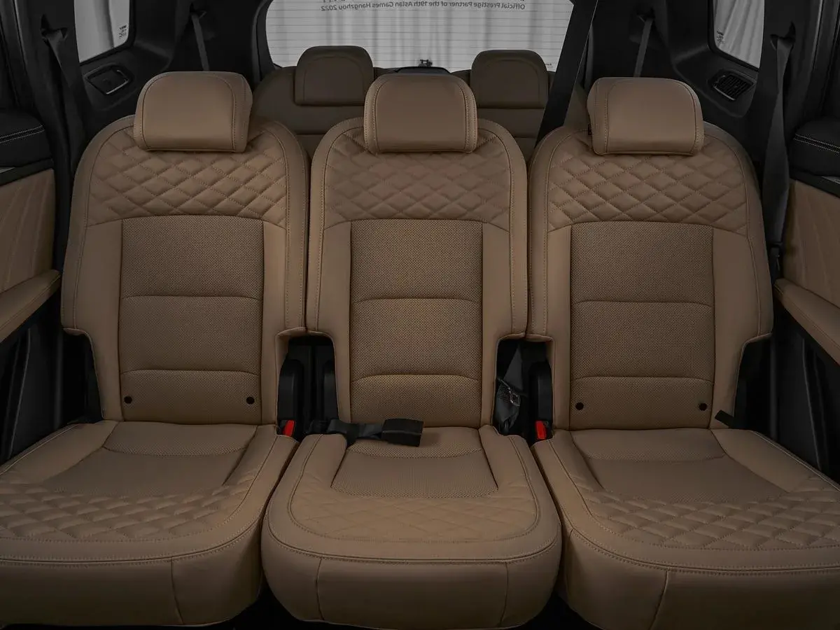 Geely Okavango