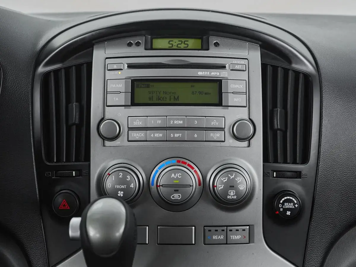 Hyundai H-1