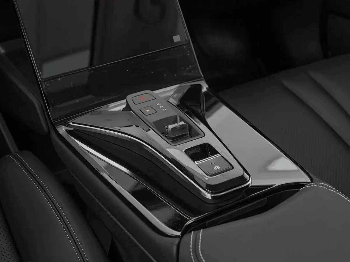 Dongfeng Mage