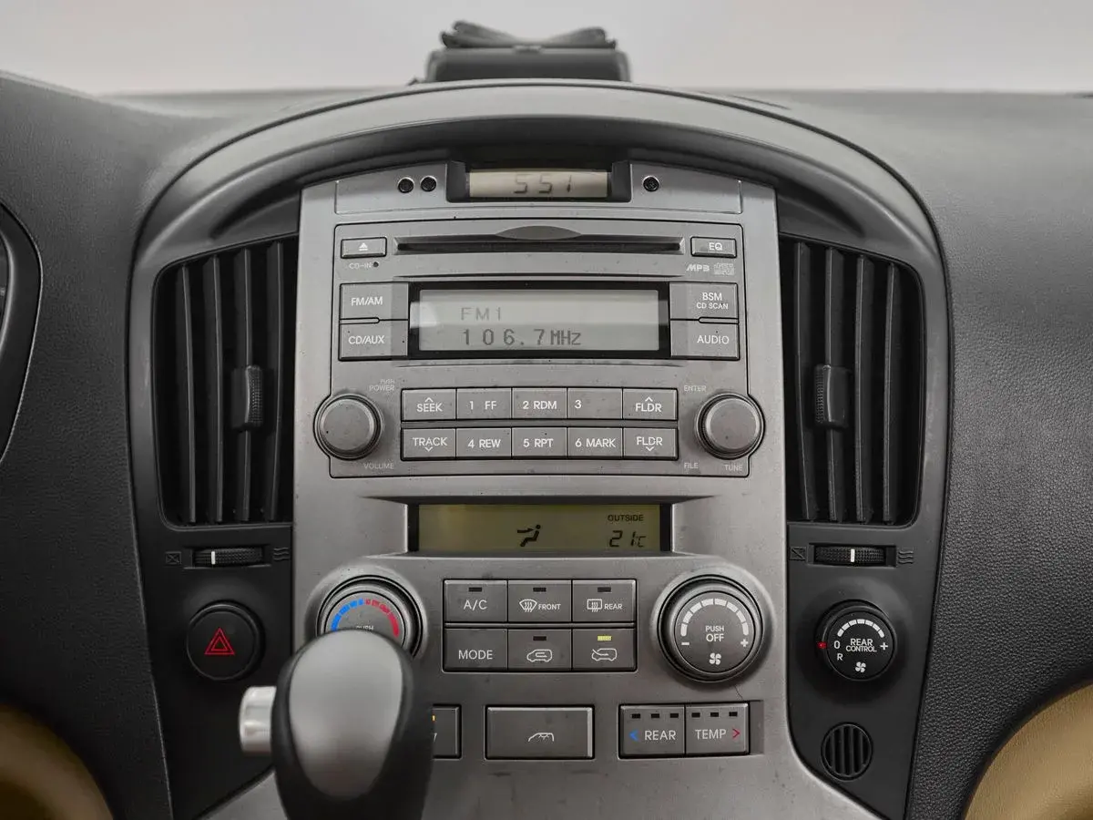 Hyundai Grand Starex