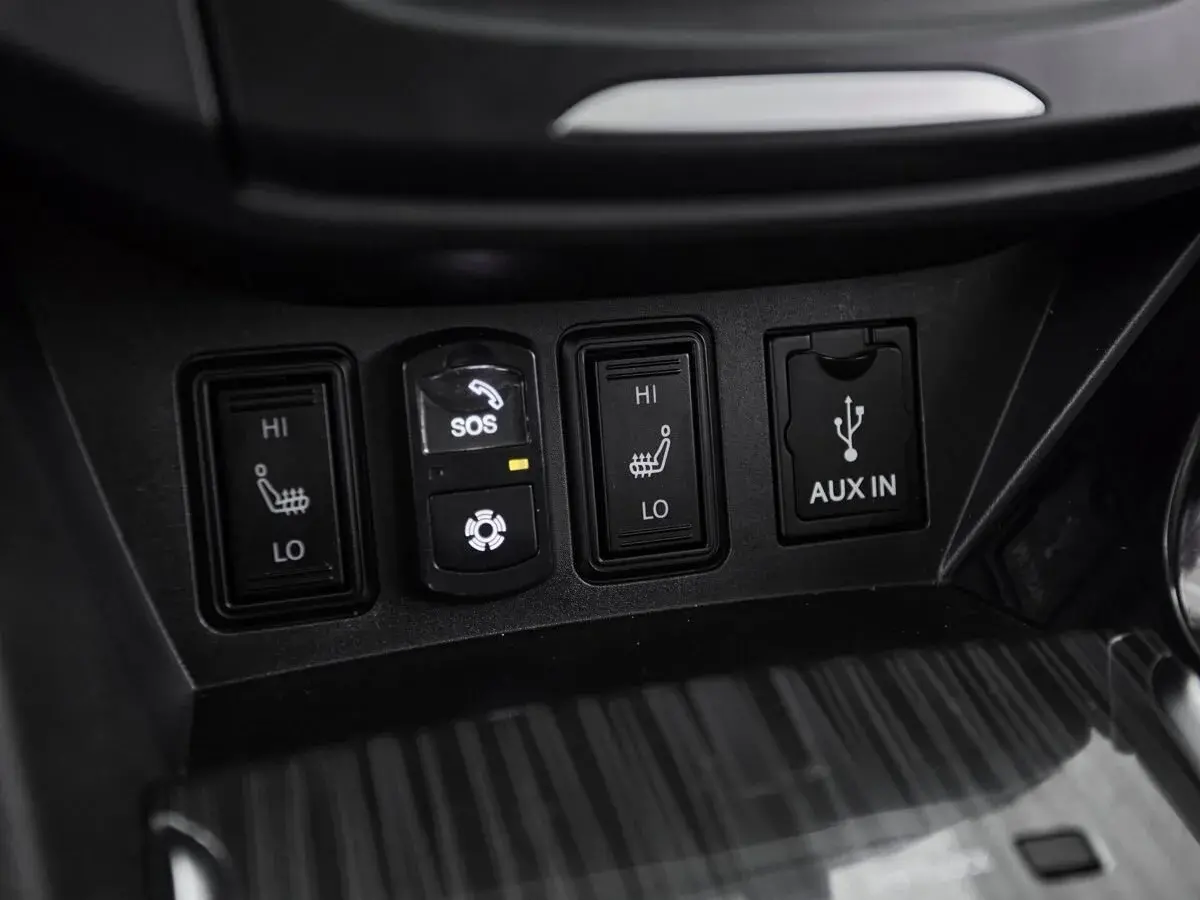 Dongfeng AX7
