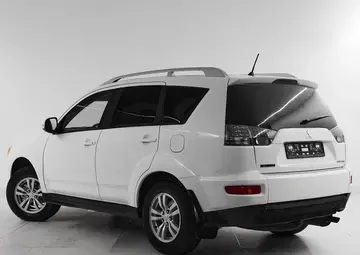 Mitsubishi Outlander Вид 4