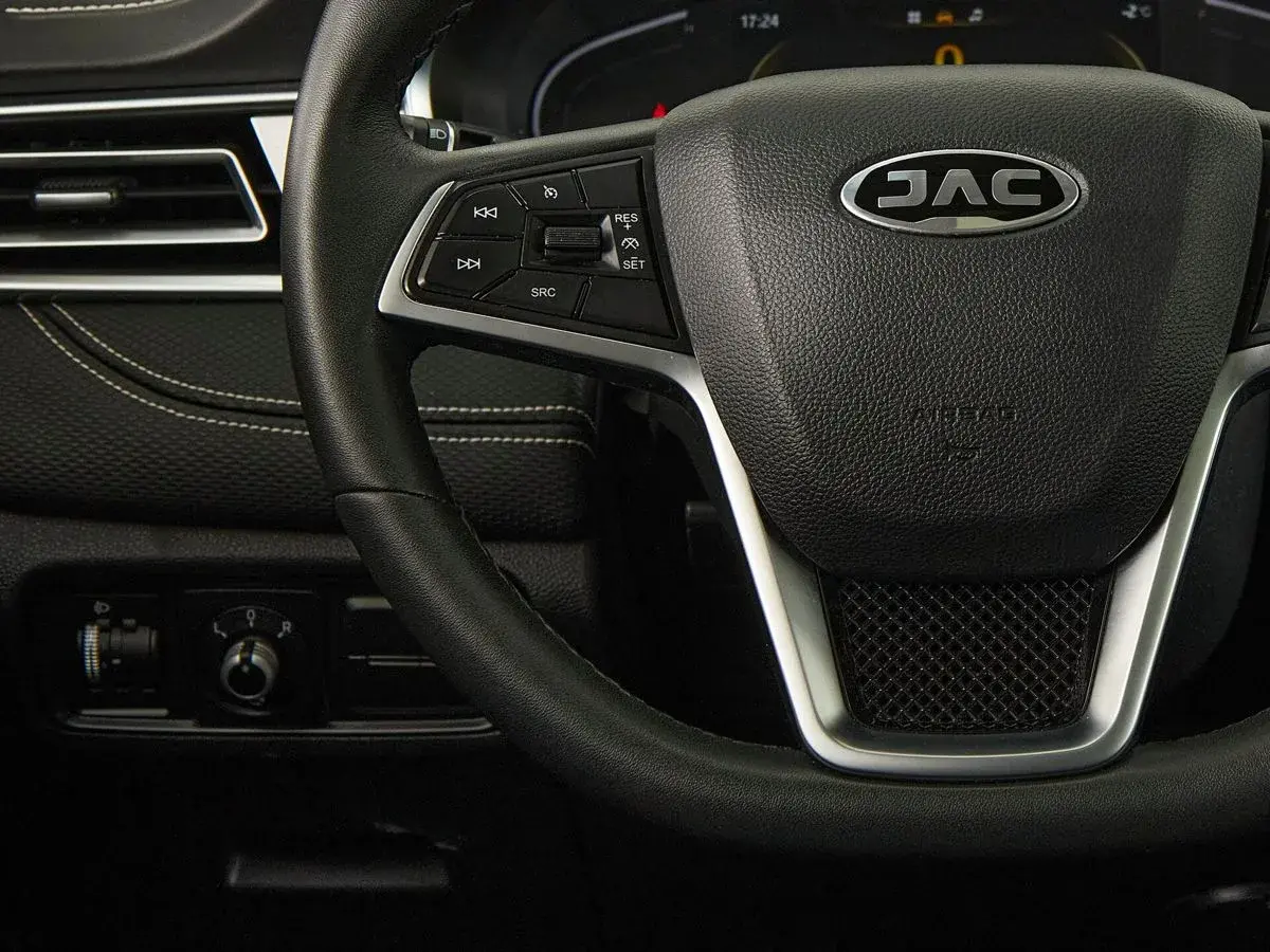 Jac J7