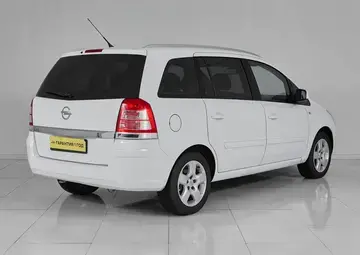 Opel Zafira Вид 4
