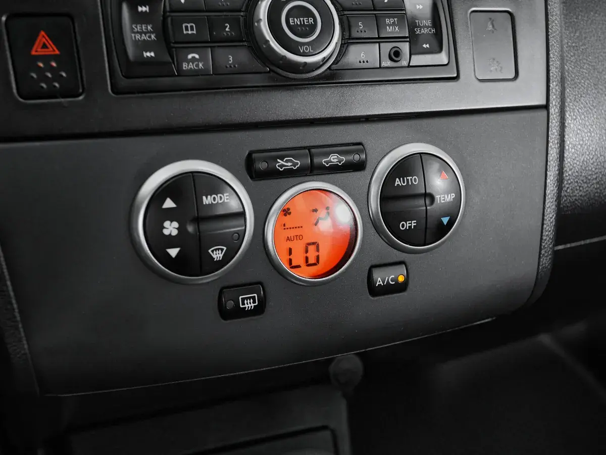Nissan Tiida