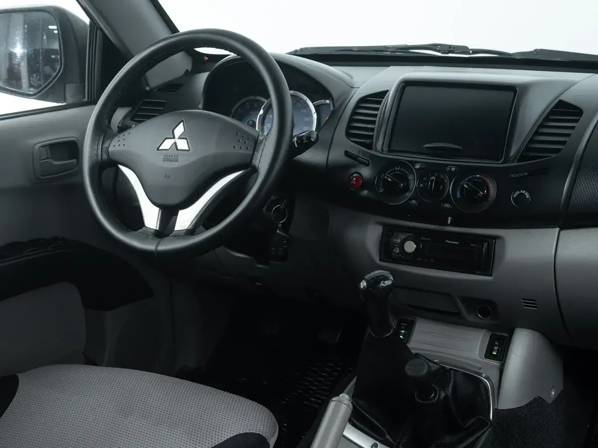 Mitsubishi L200