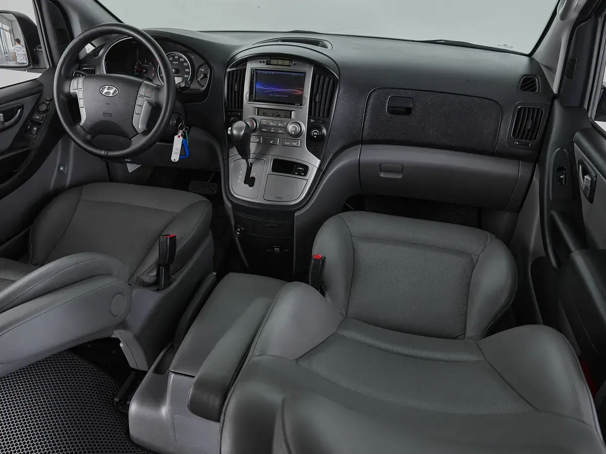 Hyundai Grand Starex