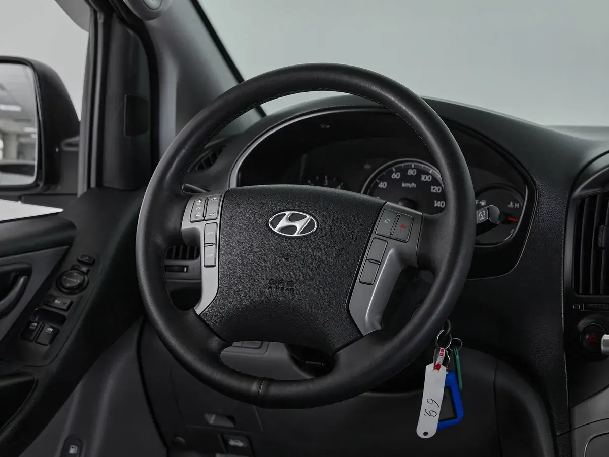 Hyundai Grand Starex