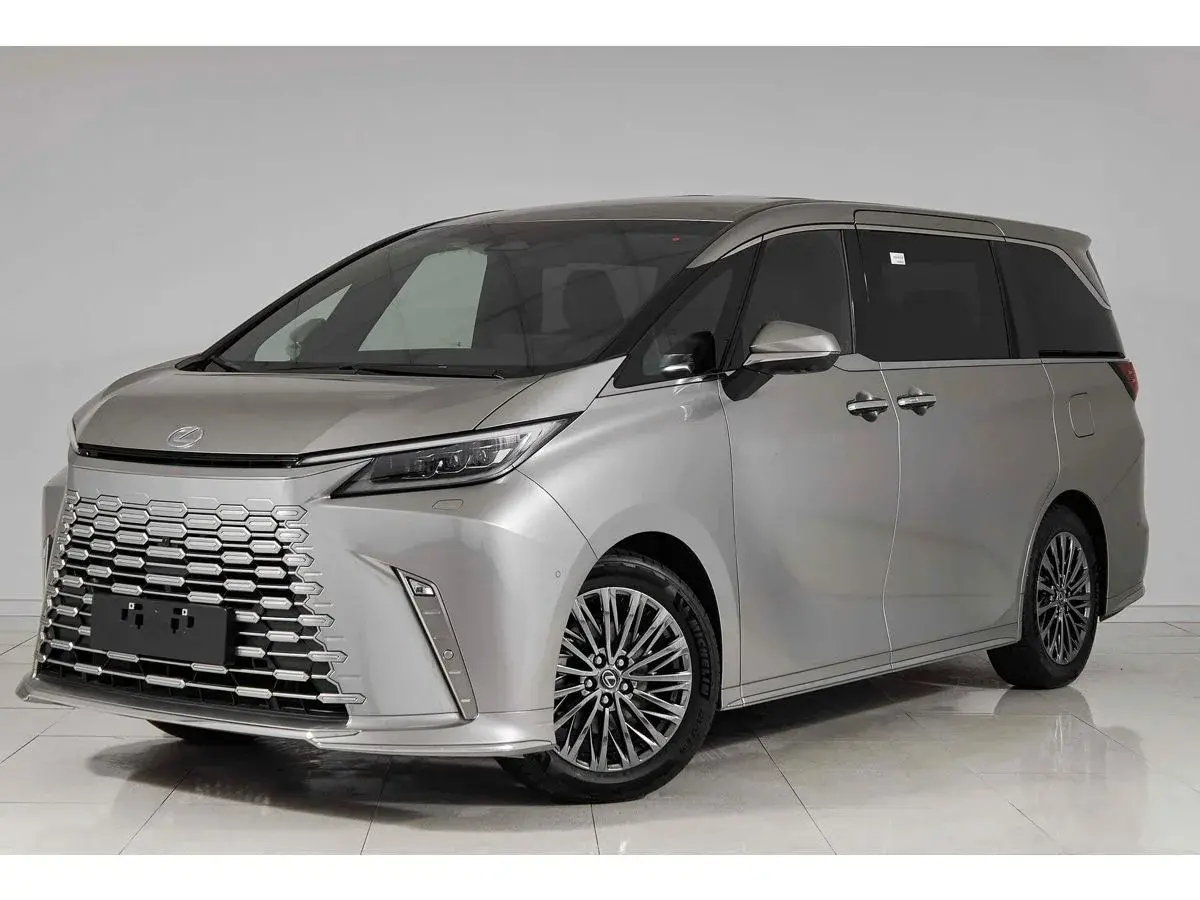 Lexus LM