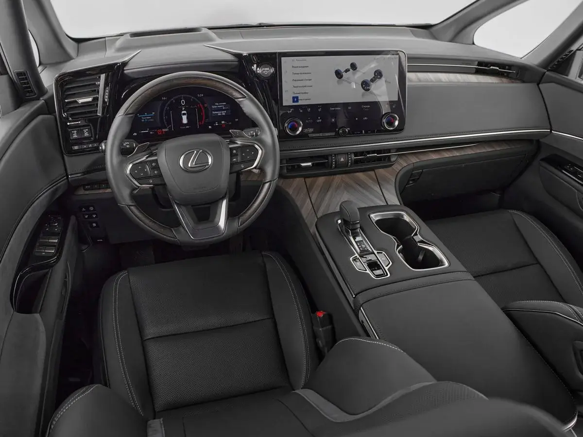 Lexus LM
