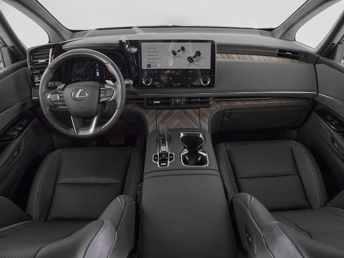 Lexus LM