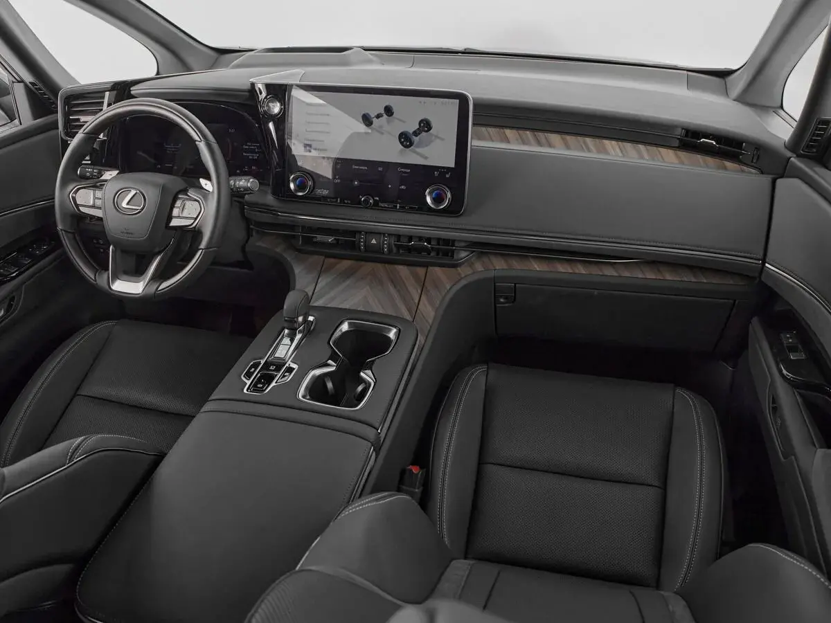 Lexus LM