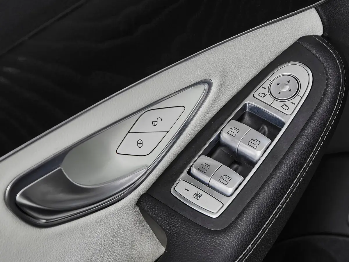 Mercedes benz C-Класс