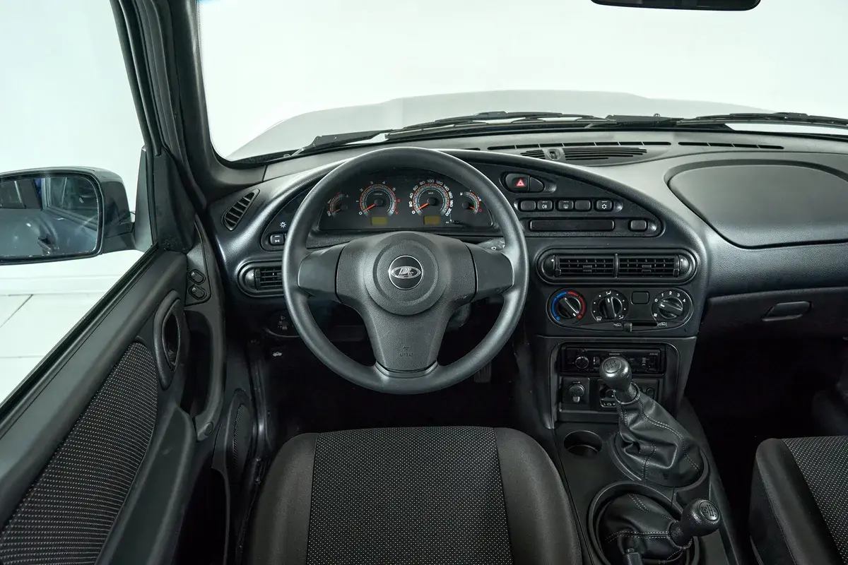 Lada Niva Travel