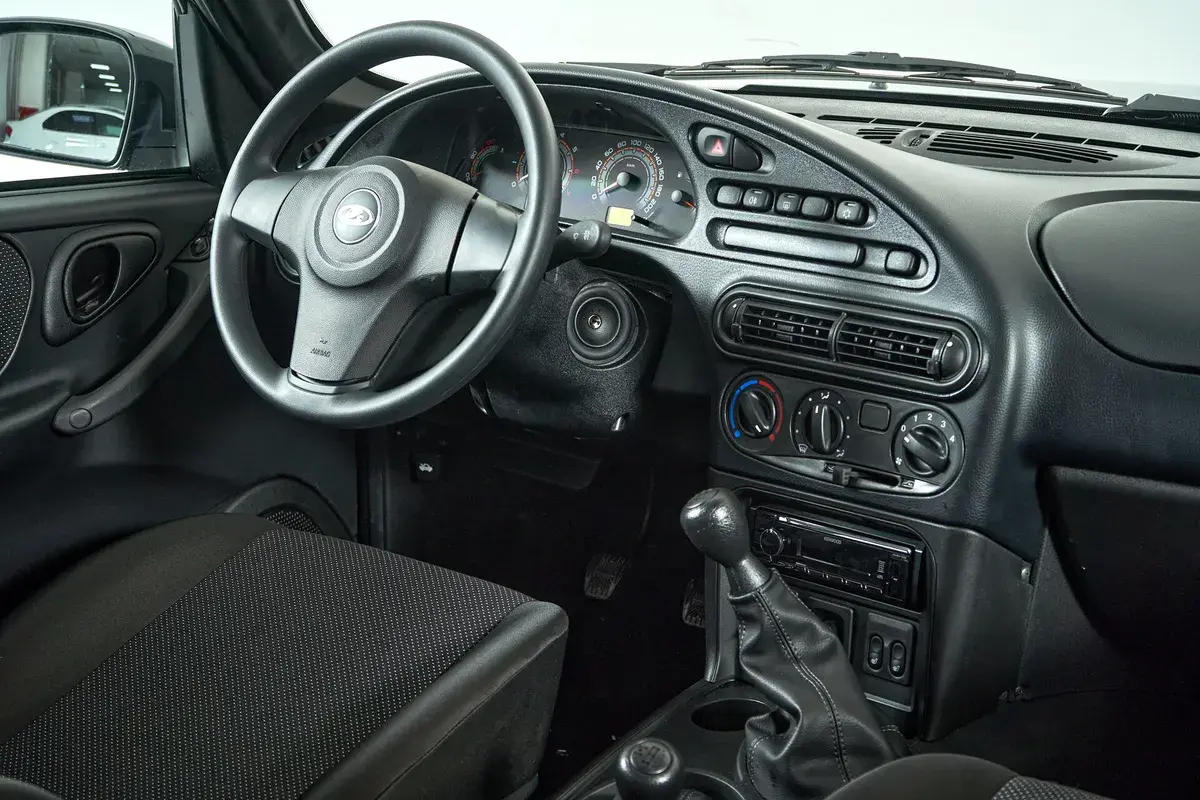 Lada Niva Travel