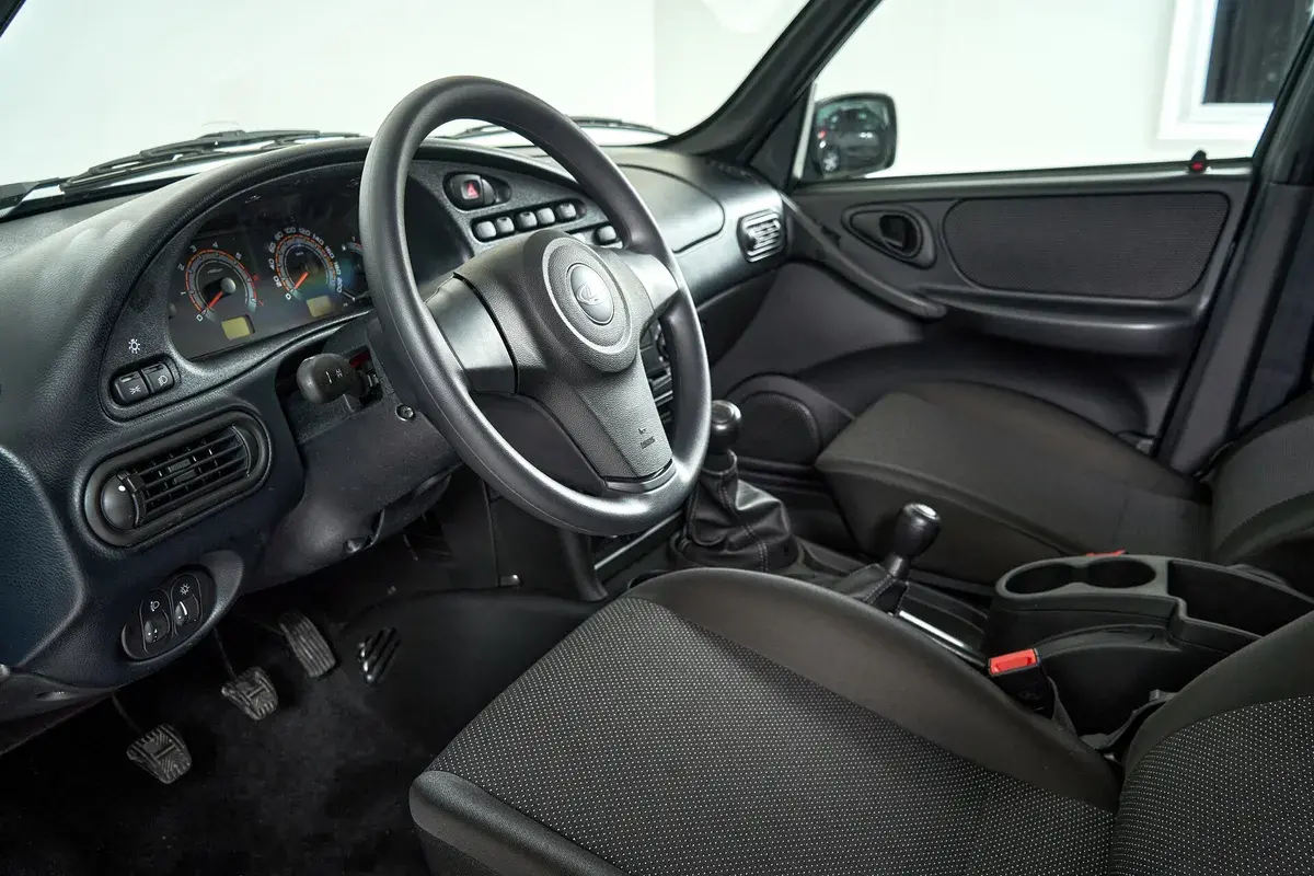 Lada Niva Travel