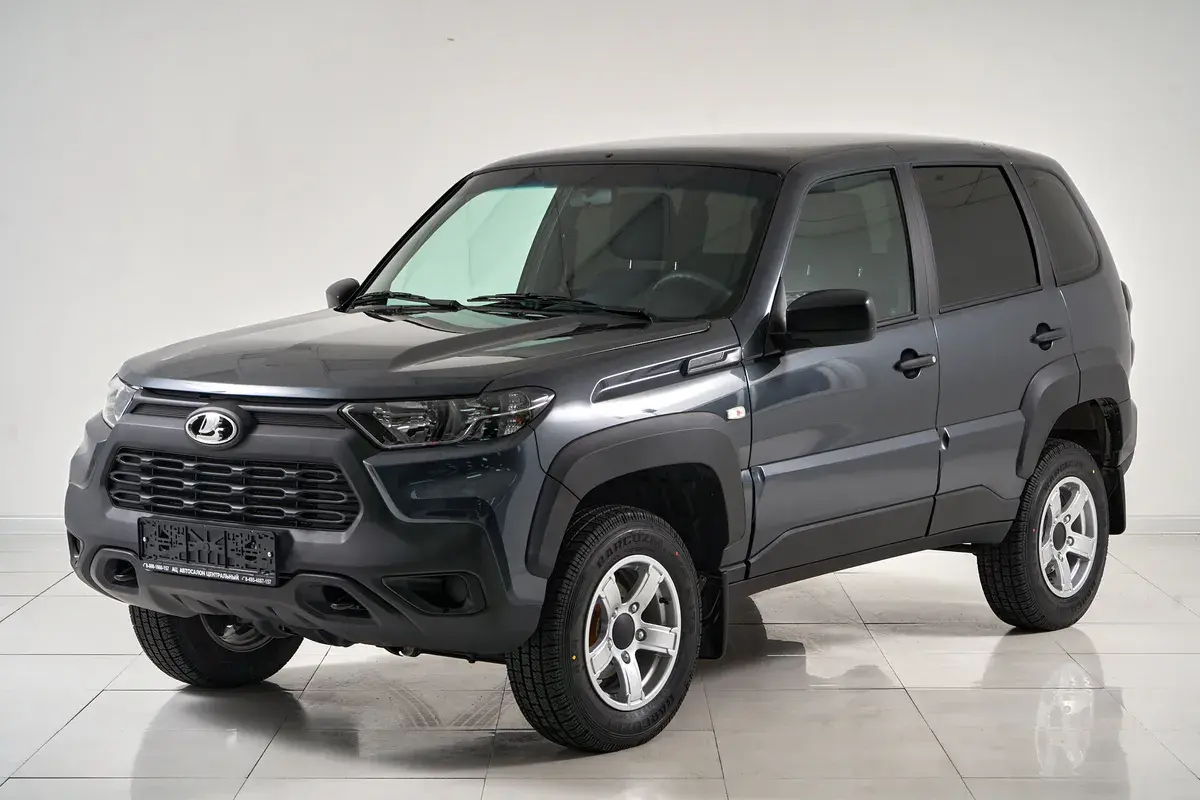 Lada Niva Travel