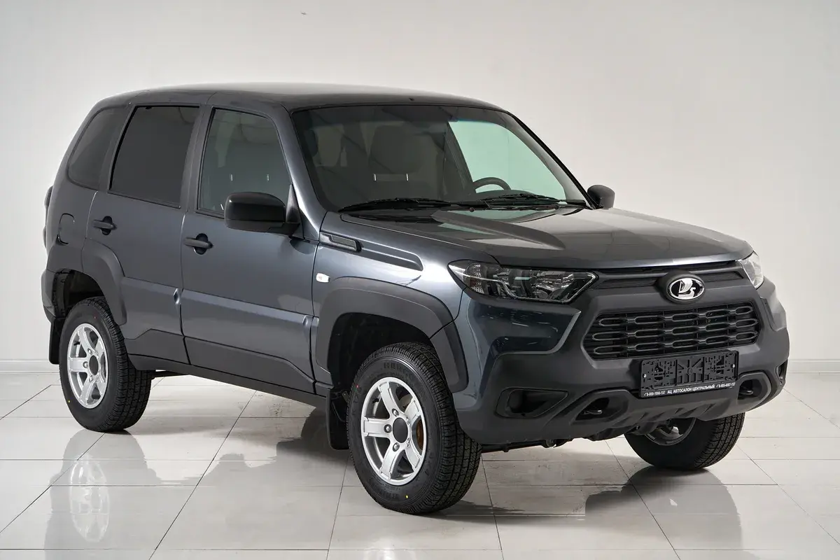 Lada Niva Travel