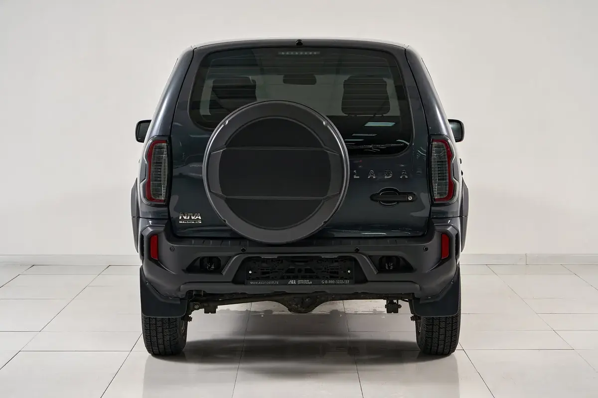 Lada Niva Travel