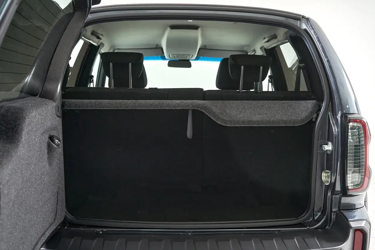 Lada Niva Travel