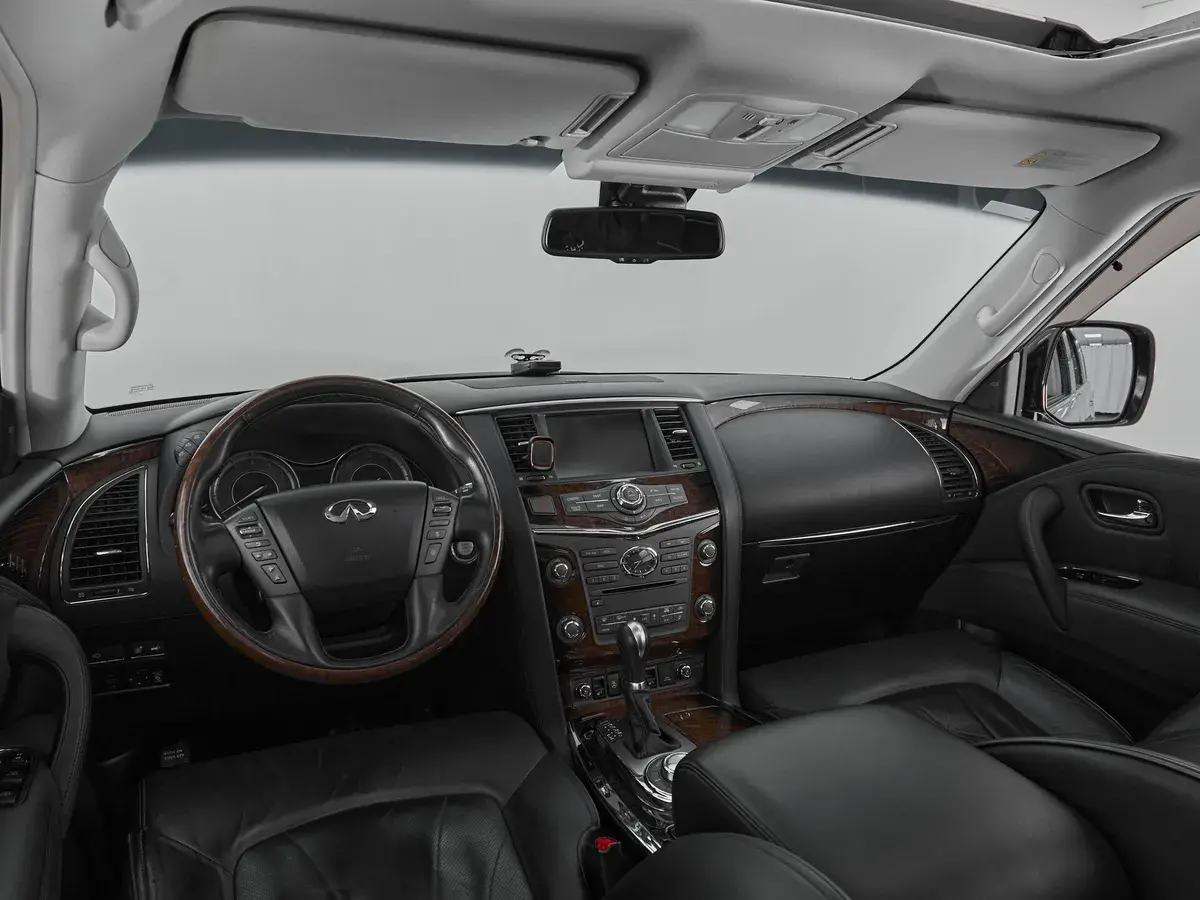 Infiniti QX56