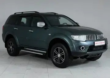 Mitsubishi Pajero Вид 3