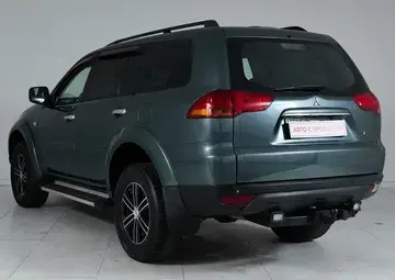 Mitsubishi Pajero Вид 4