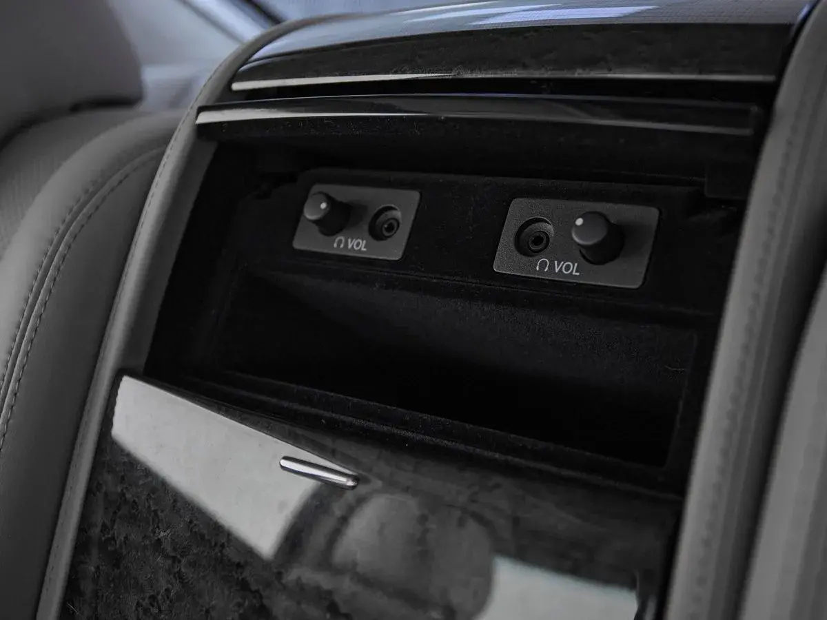 Lexus LS