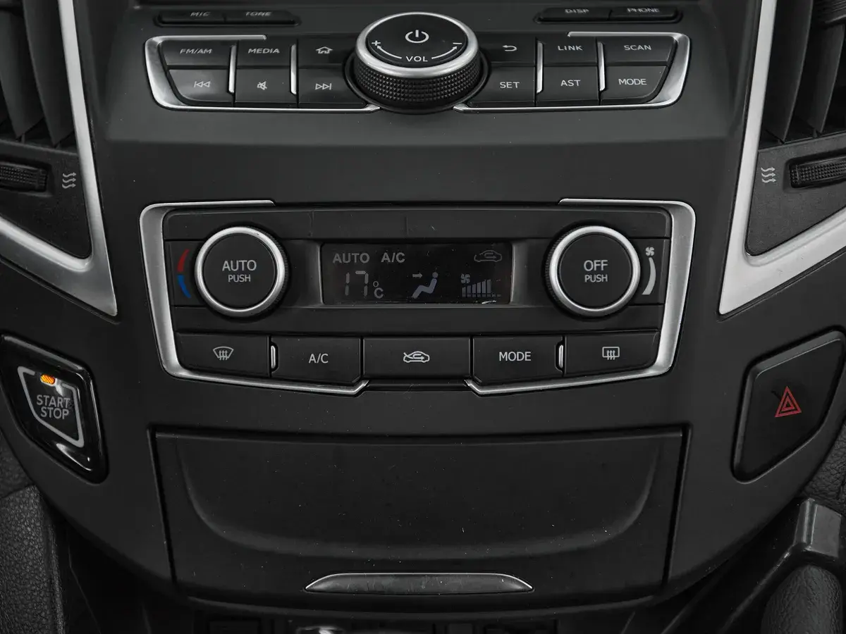 Dongfeng AX7