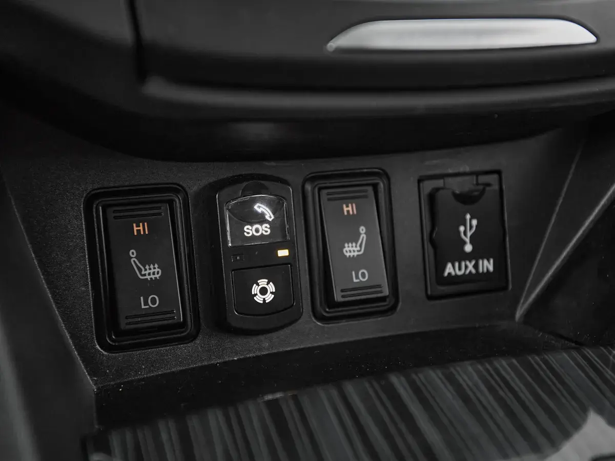 Dongfeng AX7