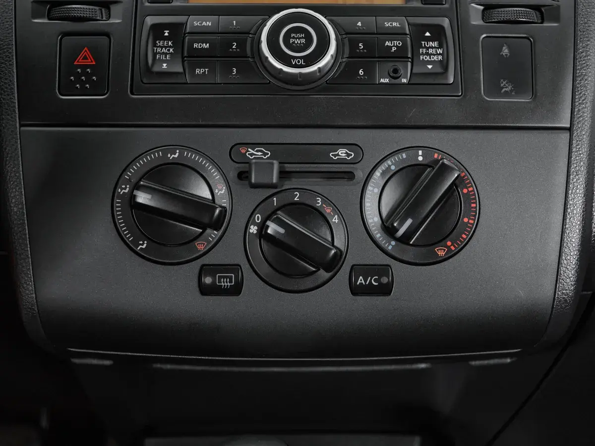 Nissan Tiida