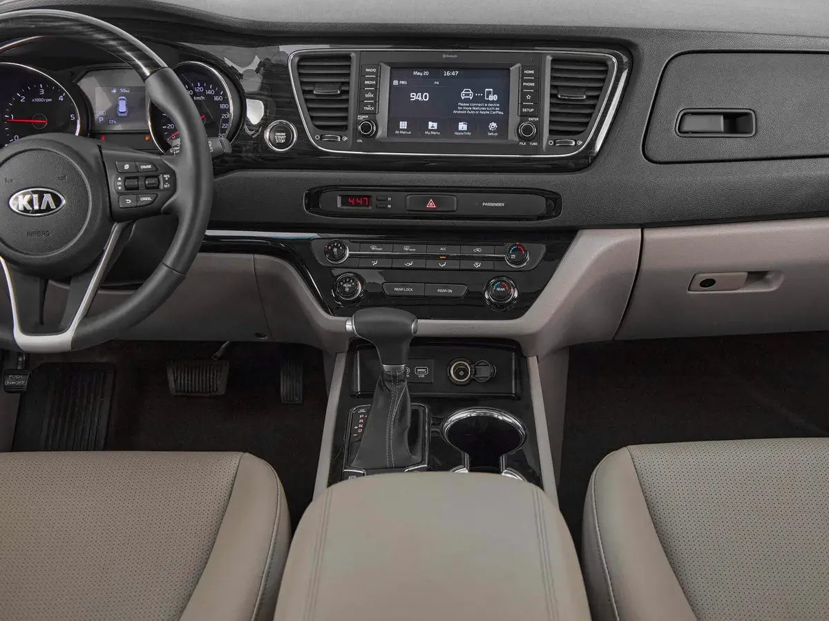 Kia Carnival