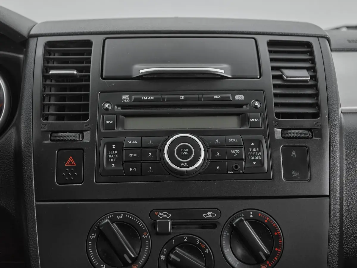 Nissan Tiida