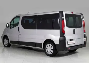 Opel Vivaro Вид 4