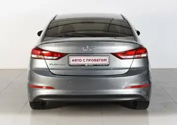 Hyundai Elantra Вид 4