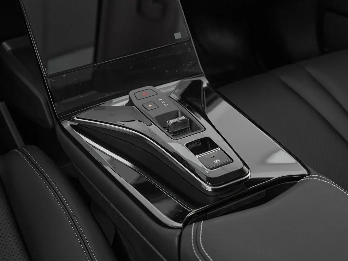 Dongfeng Mage