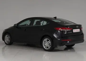 Hyundai Elantra Вид 4