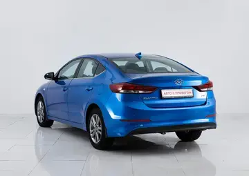 Hyundai Elantra Вид 4
