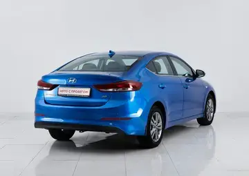 Hyundai Elantra Вид 5
