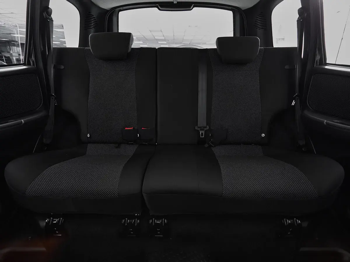 Lada Niva Travel