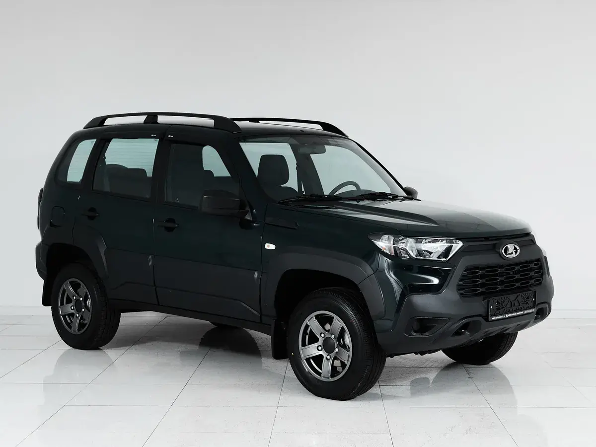 Lada Niva Travel