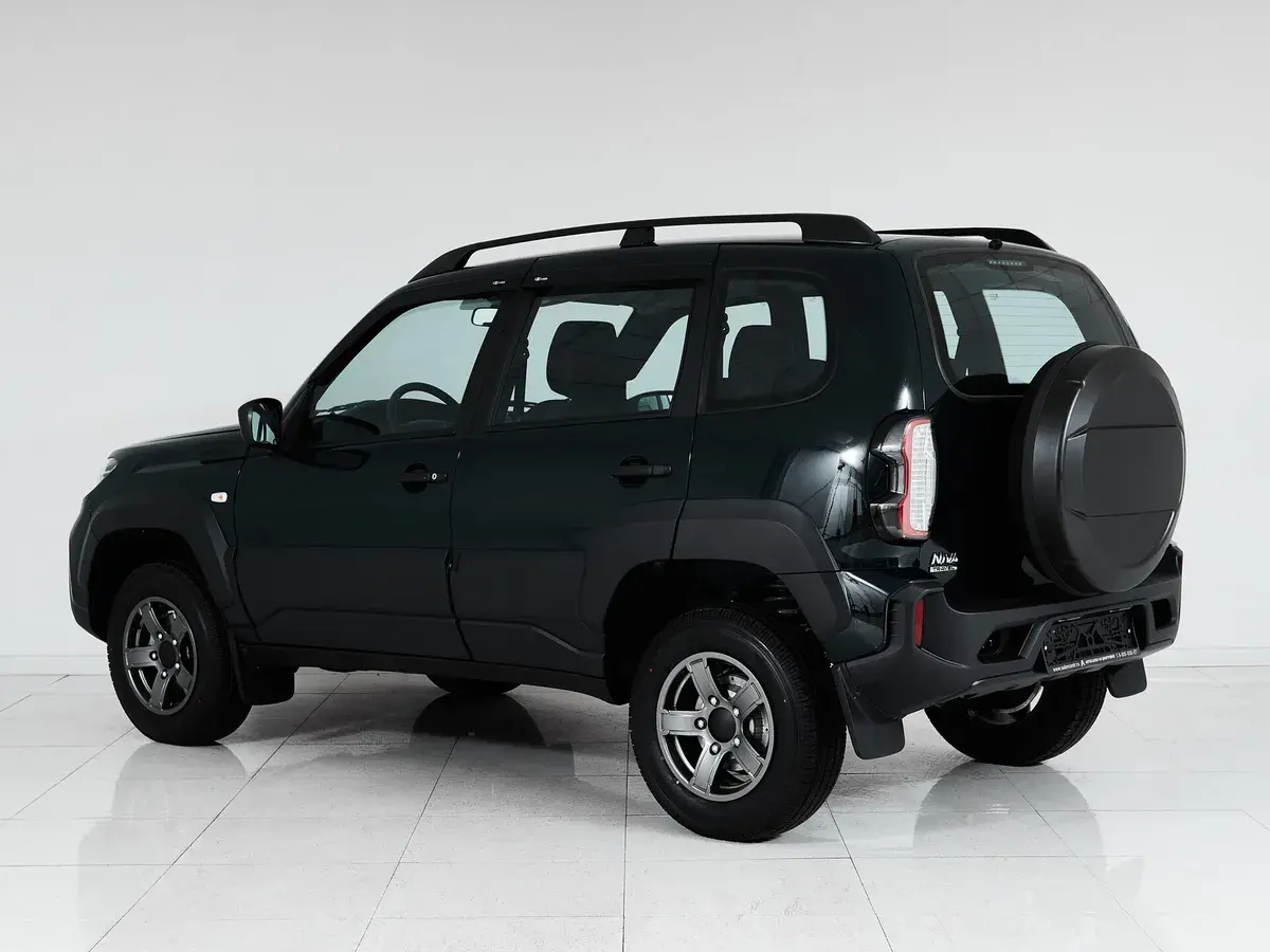 Lada Niva Travel