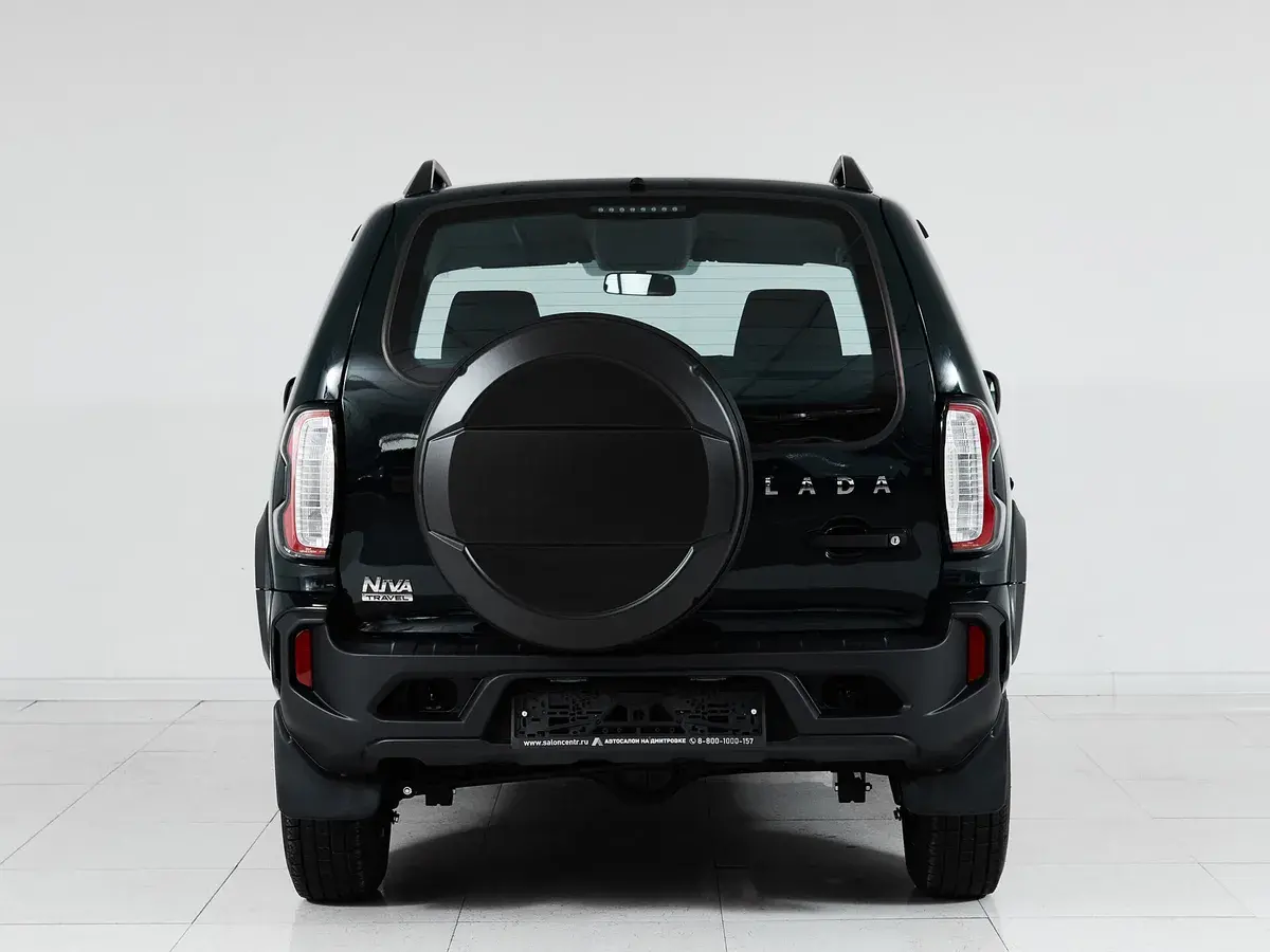 Lada Niva Travel