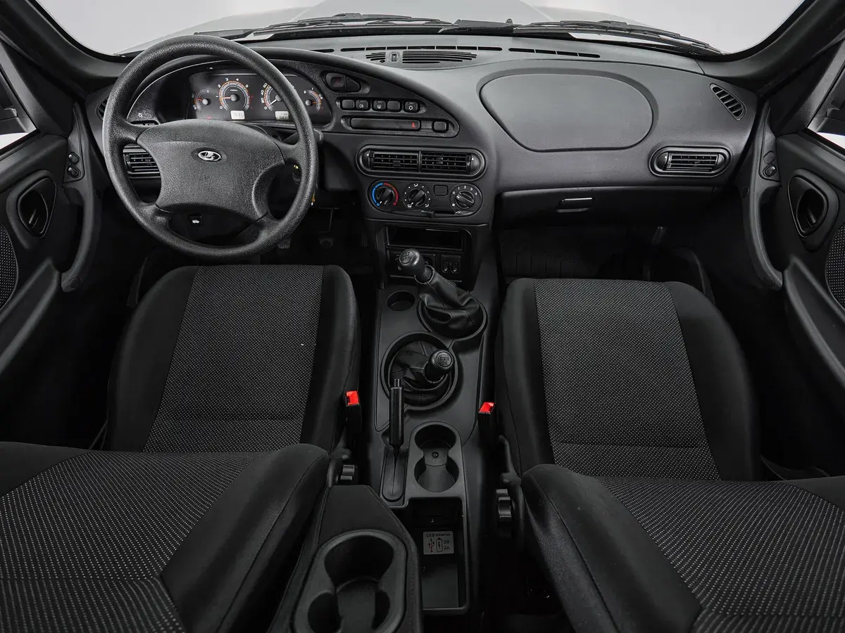 Lada Niva Travel