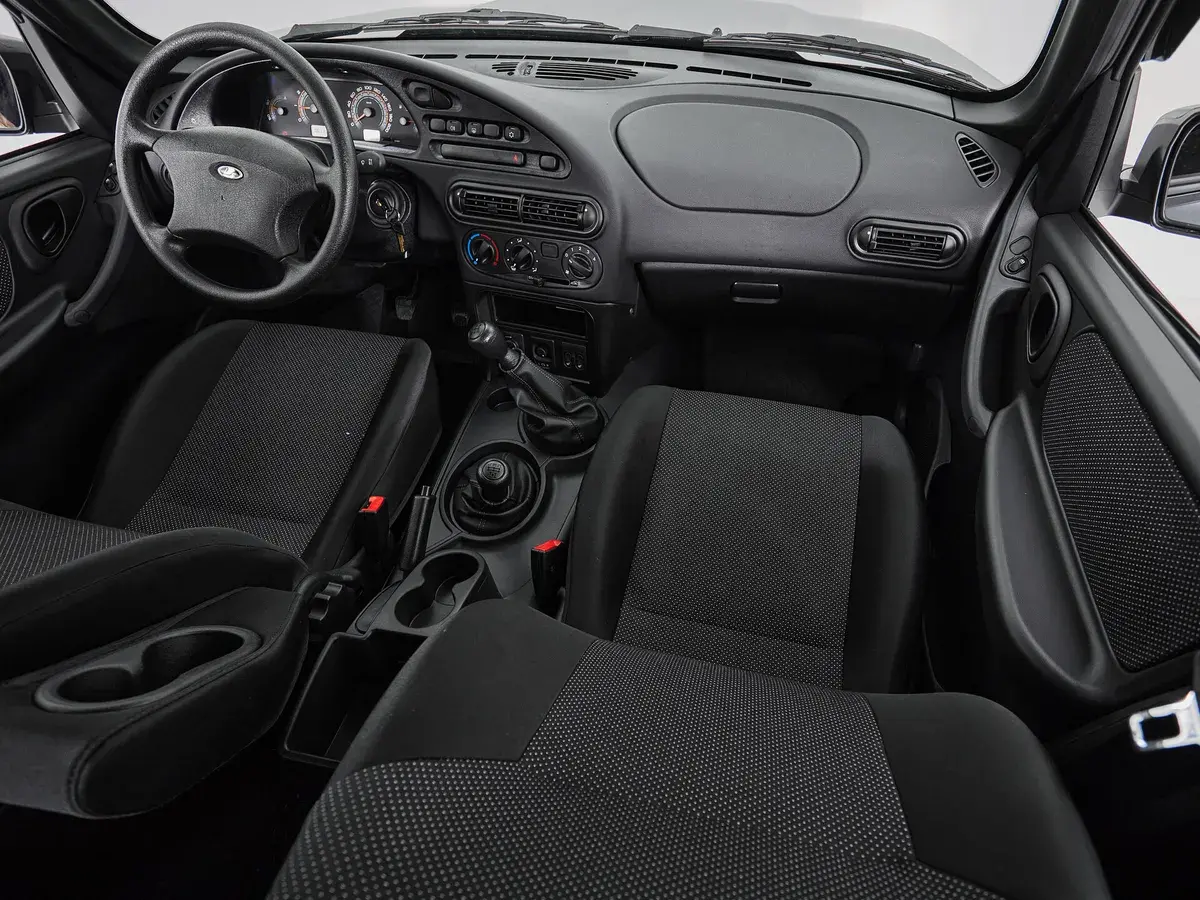 Lada Niva Travel